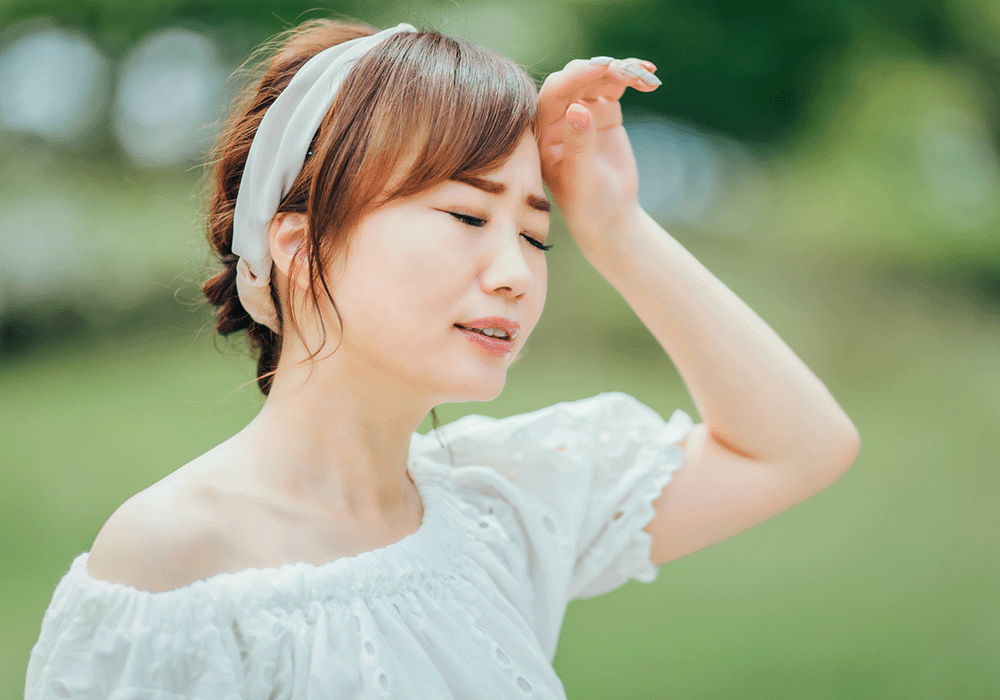 夏バテの女性